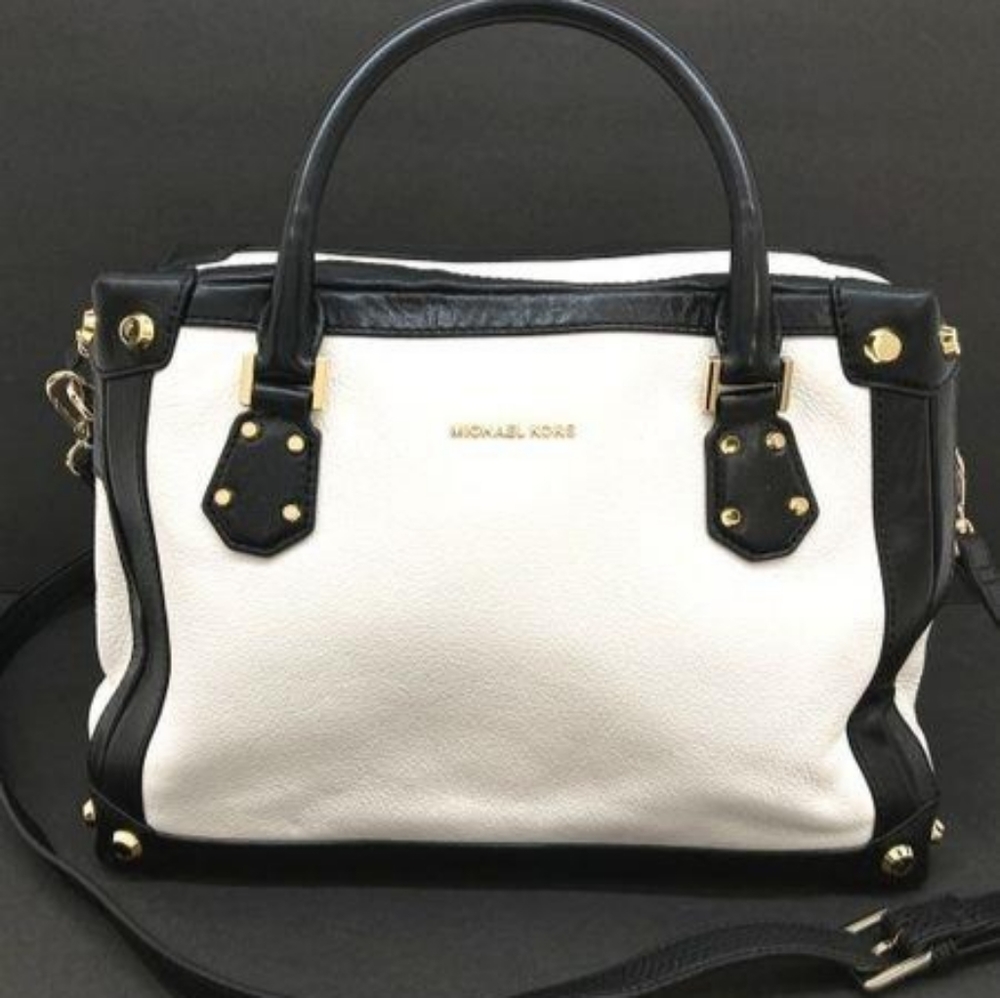 Michael Kors Large Taryn Bag New With Tags- SOLD